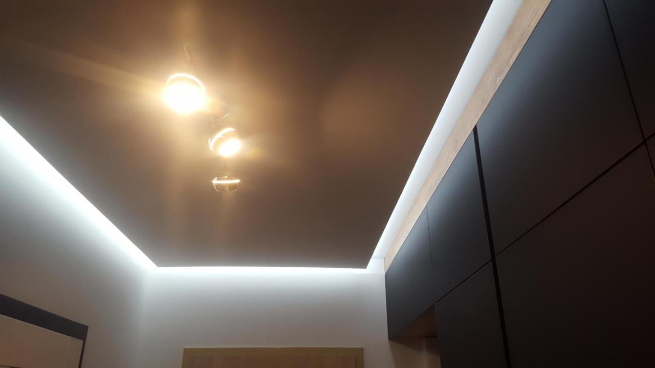 Apartament Skarbowa 2 & Parking เลชโน ภายนอก รูปภาพ